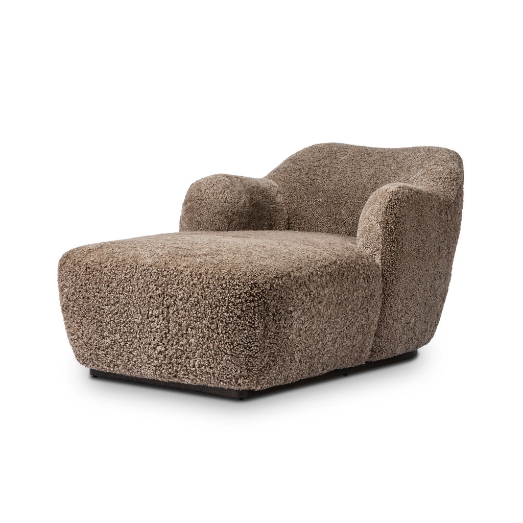 Chaise longue en fausse toison latte chaud avec cadre enveloppé et suspension S-Spring